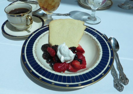 Coffee and dessert on the Governor's Mansion china: a sugar-cookie in the shape of Arkansas and mixed berries.